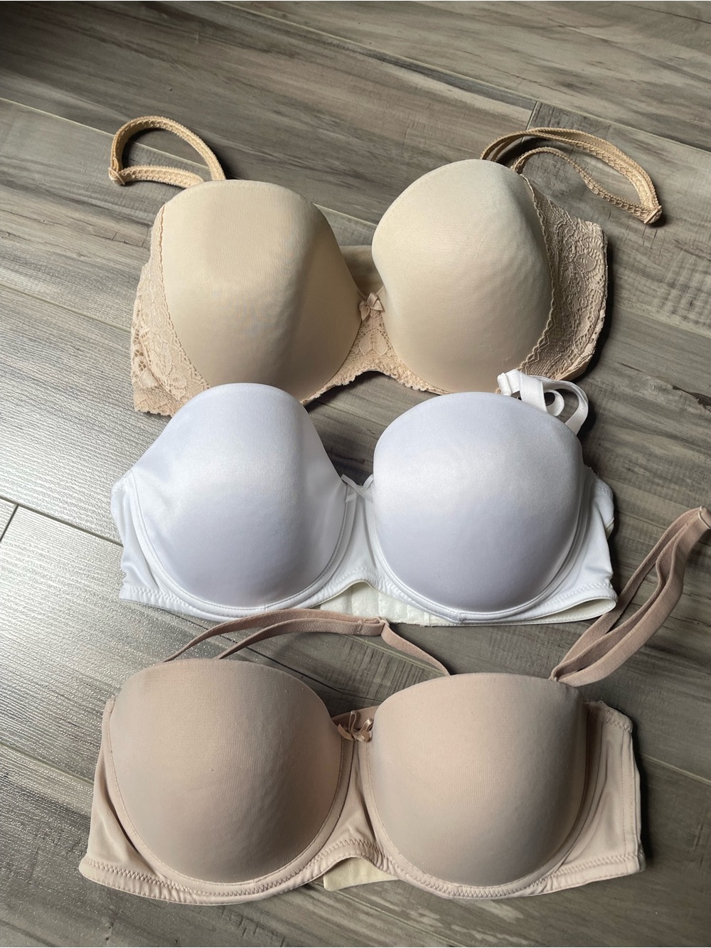 Marks & Spencer Bra Bundle – Size 32D (3 Pieces, Strapless & Lace Mix)